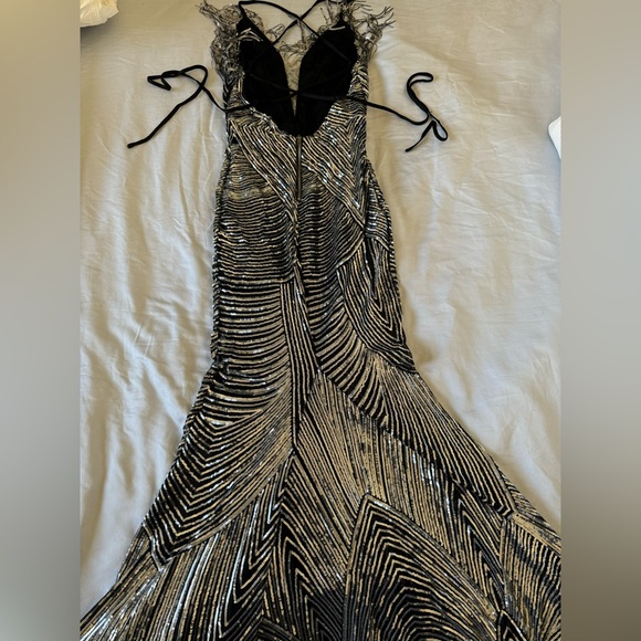 Fishtail Sequins Lace Back Sexy Evening Dress - Picture 3 of 4